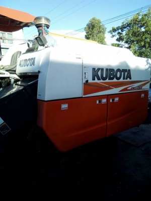 ขายรถเกี่ยวข้าว DC70รุ่นรองกระสอบ ทำงานพันสามร้อย ชม. ช่วงล่างเต็มสภาพเดิมสวย ออกป้ายแดงเจ้าของขับเอง เช็คใหม่พร้อมลงเกี่ยว