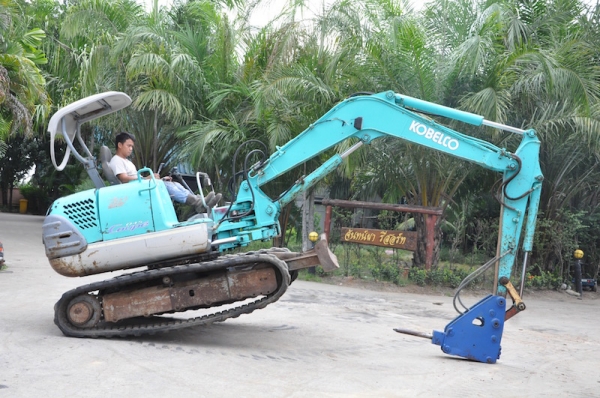ขายแบคโฮ KOBELCO SK45 หัวแย๊ก บุ้งกี๋ ปั้มนิ้ว แทรคยาง ครบๆ สวยเดิมจากญี่ปุ่น ทำงานสมบูรณ์ทุกระบบ รับรองไม่ผิดหวัง 490,000 เท่านั้น!!