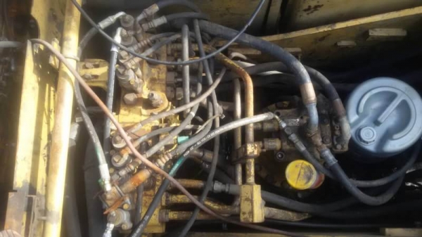 ขายแพ็คคู่ 2 คัน 1,150,000 บาท CAT320V1 และ KOMATSU PC200-5 สภาพพร้อมใช้ รถอยู่ จ.ขอนแก่น 090-772-3710 090-772-3708 ขายแพ็คคู่ 2 คัน 1,150,000 บาท CAT320V1 และ KOMATSU PC200-5 สภาพพร้อมใช้ รถอยู่ จ.ขอนแก่น 090-772-3710 090-772-3708