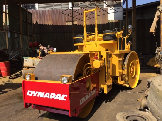 ขายด่วนรถบด3ล้อเหล็กขนาด12.5ตัน DYNAPAC CS12 เก่านอก พร้อมใช้งาน