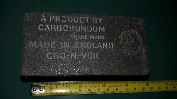 ขายหินขัดพื้น ลับมีดตราคนป่าขนาดยาว4"×กว้าง2"×หนา2" Made in England.รุ่นเหลี่ยมสั้น ขายหินขัดพื้น ลับมีดตราคนป่าขนาดยาว4"×กว้าง2"×หนา2" Made in England.รุ่นเหลี่ยมสั้น
