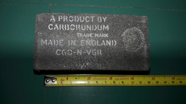 ขายหินขัดพื้น ลับมีดตราคนป่าขนาดยาว4"×กว้าง2"×หนา2" Made in England.รุ่นเหลี่ยมสั้น ขายหินขัดพื้น ลับมีดตราคนป่าขนาดยาว4"×กว้าง2"×หนา2" Made in England.รุ่นเหลี่ยมสั้น