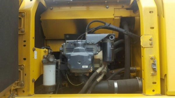 ขายรถขุดบูมยาว 18 เมตร PC200LC-8 ขายรถขุดบูมยาว 18 เมตร PC200LC-8