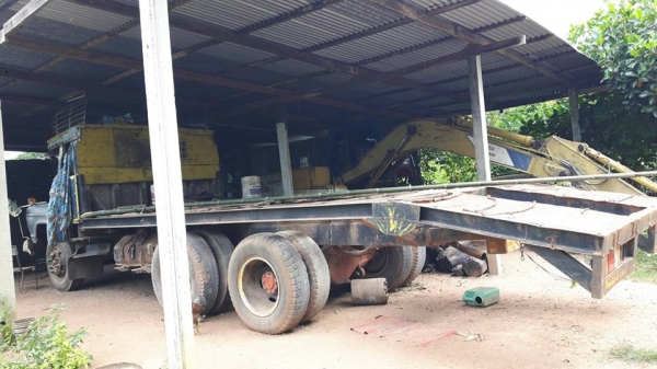 ขายรถขุดแบ็คโค 100มาร์คทรี พร้อมเทรลเลอร์185ฝาส้ม 6BG1 ทะเบียนเต็ม ช่วงล่างFUSO เบรคลม พร้อมใช้งาน เอกสารครบทั้งคู่