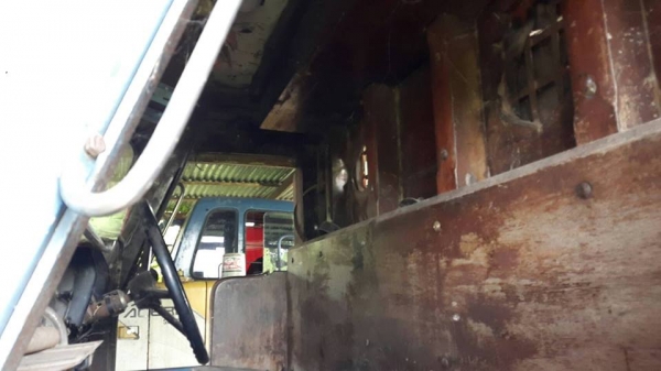 ขายรถขุดแบ็คโค 100มาร์คทรี พร้อมเทรลเลอร์185ฝาส้ม 6BG1 ทะเบียนเต็ม ช่วงล่างFUSO เบรคลม พร้อมใช้งาน เอกสารครบทั้งคู่