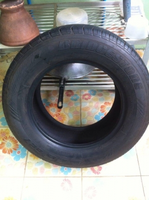 ยางบริสสโตน 627 ขอบ 215 65 r15 มีเส้นเดียว