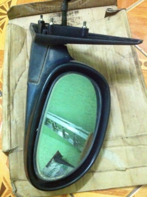 กระจกข้างขวาฮอนด้า 3ดอ4ดอ 700บาท