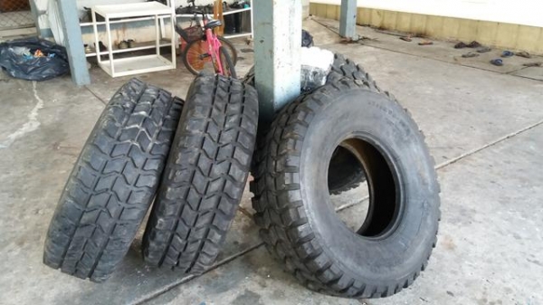 ขายยาง37/75/16.5 ไม่ปะ ไม่บวม ไม่รั่ว ไม่ซึม สภาพใช้ได้อีกหลายปี