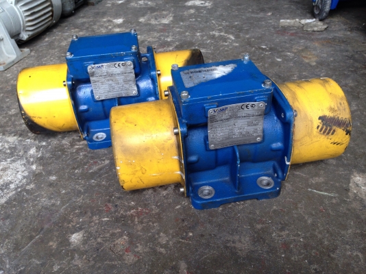 ขายมอเตอร์สั่น-เขย่า Visam made in Italy ขนาด 1/3HP. 380V สภาพสวยเดิมๆ วิ่งนิ่มสั่นแรง พร้อมใช้งาน มี 2ตัวครับ