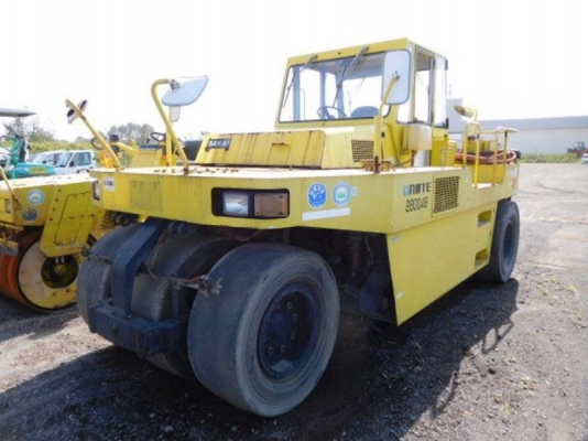 ขายรถบดล้อยาง SAKAI TZ600 ขายรถบดล้อยาง SAKAI TZ600