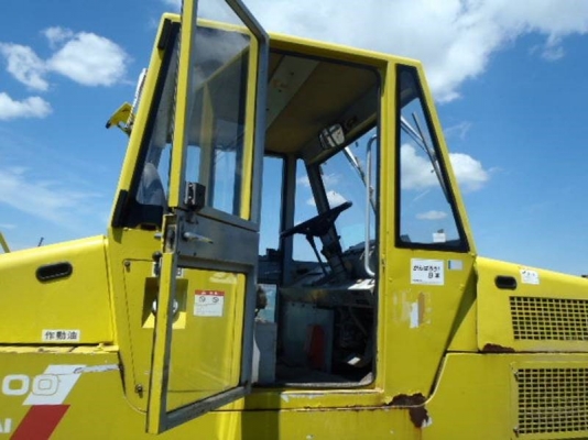 ขายรถบดล้อยาง SAKAI TZ600 ขายรถบดล้อยาง SAKAI TZ600