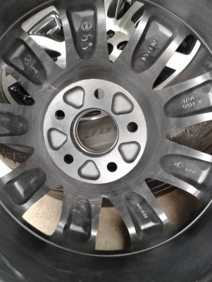 ขอบ17นิ้ว5รู114 พร้อมยาง ชุดนี้ ราคา 6900 บาท