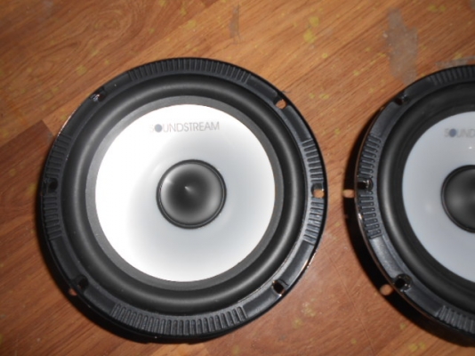 ลำโพงแยกชิ้น2ทาง SOUNDSTREAM SC-6T TARUNTULA ของใหม่