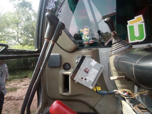 ขายKOBELCO MARTSIX 135SR  เอกสารอินวอย ไฟฟ้าเต็ม ราคา 945,000บ. สนใจติดต่อ 0835601591 หรือ 0903494058