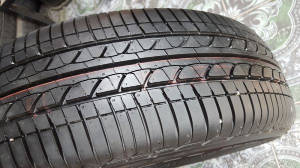 ยางป้าย175/65/15 ปี 3016 BRIDGESTONE B250  4 เส้น