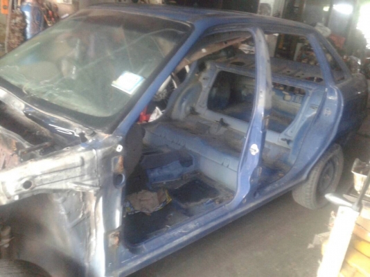ขายซากรถ Opel Astra ทำอะไหล่ มีช่วงล่างหน้าหลัง แหล็กพวงมาลัย ถังน้ำมัน ราคา 2,500 บาท