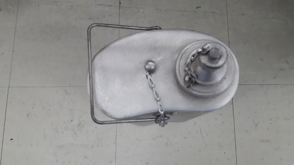 ขายถังน้ำรถถังทหารรัสเซีย ทำจากอลูมิเนียมหนาและหนักสวยงามกว้าง7.5" ยาว15-17" Made in Russia.ใบใหญ่ขนาดกลางๆ ขายถังน้ำรถถังทหารรัสเซีย ทำจากอลูมิเนียมหนาและหนักสวยงามกว้าง7.5" ยาว15-17" Made in Russia.ใบใหญ่ขนาดกลางๆ