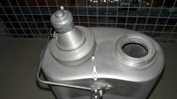 ขายถังน้ำรถถังทหารรัสเซีย ทำจากอลูมิเนียมหนาและหนักสวยงามกว้าง7.5" ยาว15-17" Made in Russia.ใบใหญ่ขนาดกลางๆ ขายถังน้ำรถถังทหารรัสเซีย ทำจากอลูมิเนียมหนาและหนักสวยงามกว้าง7.5" ยาว15-17" Made in Russia.ใบใหญ่ขนาดกลางๆ