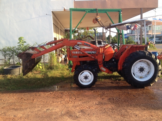 ขายรถตักคูโบต้า L4202 เทอร์โบ เก่านอกญี่ปุ่น มือ1ไทย เครื่องแน่นๆแรงๆ พร้อมผาน5/22 ตราช้าง