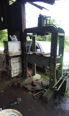 ขายเครื่องกลึง  มิลลิ่ง  เครื่องจักรกลโรงงานไฟ220