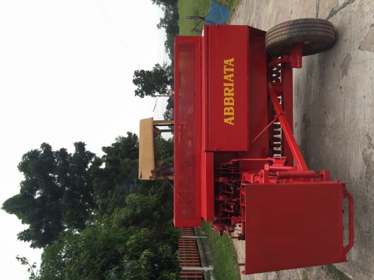 ขายเครื่องอัดฟาง ABBRIATA สัญชาต อิตาลี ตัวโกยฟางเหมือนเมสซี่ หัวมัดนิว ด่วนๆ