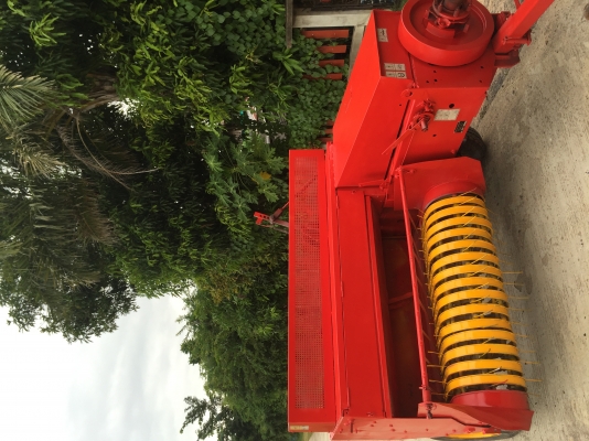 ขายเครื่องอัดฟาง ABBRIATA สัญชาต อิตาลี ตัวโกยฟางเหมือนเมสซี่ หัวมัดนิว ด่วนๆ