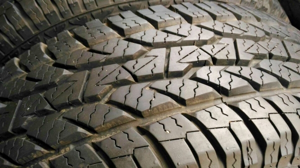 ยาง Maxxis 245 x 70 x 16 AT ปี 16 มีคู่เดียว