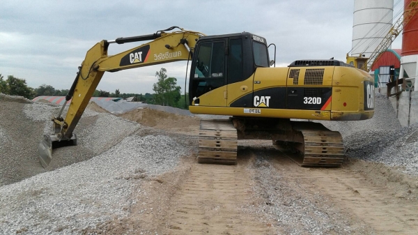 ขาย แบคโฮ CAT 320D กระบอกดำ รถใช้งานที่แพนท์อย่างเดียว ทะเบียนครบพร้อมโอน