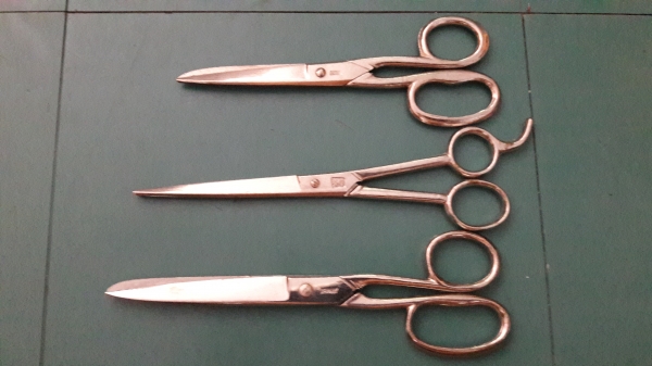 ขายกรรไกรเยอรมันชุด3ด้าม งานเก่าสภาพดีคมกริบMade in Germany.