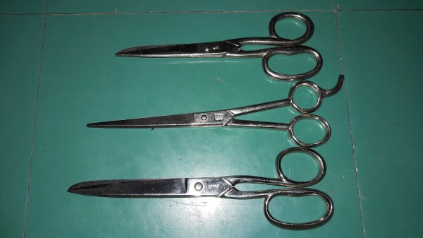 ขายกรรไกรเยอรมันชุด3ด้าม งานเก่าสภาพดีคมกริบMade in Germany.