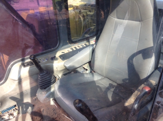 ขายด่วน KOMATSU PC120-6 รถสภาพสวย เครื่องปั้มเดิม โซ่ช่วงล่างเต็ม รถทำงานดีไม่โหลด ตัวเดินแรง เอวแน่น เครื่องปั้มดีเยี่ยม ไฟฟ้าตัดเป็นบางจุด แอร์เย็น เอกสารเล่มทะเบียน