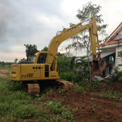 ขายด่วน KOMATSU PC120-6 รถสภาพสวย เครื่องปั้มเดิม โซ่ช่วงล่างเต็ม รถทำงานดีไม่โหลด ตัวเดินแรง เอวแน่น เครื่องปั้มดีเยี่ยม ไฟฟ้าตัดเป็นบางจุด แอร์เย็น เอกสารเล่มทะเบียน