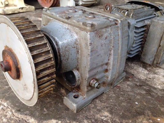 ขายมอเตอร์เกียร์ SEW eurodrive 3/4HP. 380V อัตราทด 1:48 เพลาออกประมาณ 29รอบต่อนาที สภาพสวยเดิมๆ หมุนนิ่ม พร้อมใช้งาน ขายมอเตอร์เกียร์ SEW eurodrive 3/4HP. 380V อัตราทด 1:48 เพลาออกประมาณ 29รอบต่อนาที สภาพสวยเดิมๆ หมุนนิ่ม พร้อมใช้งาน