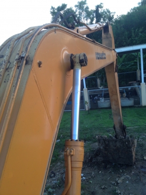 ขาย Komatsu Pc200-3คอนโทรนสั้นปั้มK3v สภาพสวยพร้อมใช้ ต่อคุณอ๊อฟพิจิตร086-737-9991