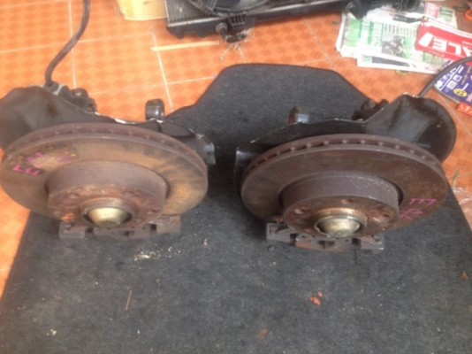 ดุมหน้า BMW E46 เก่าญี่ปุ่นเเท้สภาพสวยผ้าเบรคยังหนาอยู่