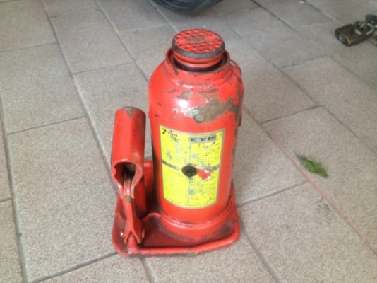 เเม่เเรง KAYABA 7 TON เก่าญี่ปุ่นเเท้สภาพดีใช้งานได้ปกติ