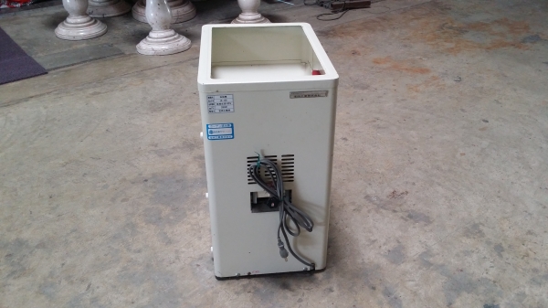 เครื่องแยกหิน TOXIKA รุ่น A-100 เก่าญี่ปุ่น กำลังการผลิต 150 kg./ชม.