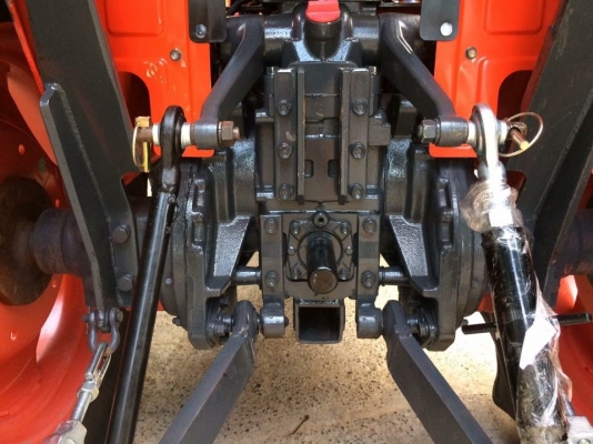 ขายรถไถคูโบต้า L3608 4WD2เพลา ทำงาน 914 ชม. สภาพพร้อมใช้งาน ทุกระบบสมบูรณ์  อุปกรณ์ใบดันหน้าและผานพรวน ราคา 298,000 บาท สนใจโทร 081-9136451 หรือ ขอดูรูปเพิ่มเติมทาง line:bow6451 ค่ะ