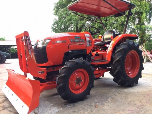 ขายรถไถคูโบต้า L3608 4WD2เพลา ทำงาน 914 ชม. สภาพพร้อมใช้งาน ทุกระบบสมบูรณ์  อุปกรณ์ใบดันหน้าและผานพรวน ราคา 298,000 บาท สนใจโทร 081-9136451 หรือ ขอดูรูปเพิ่มเติมทาง line:bow6451 ค่ะ