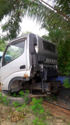 ด่วนๆๆๆลดราคาเหลือ 57,000 ขายหังเก๋ง ISUZU  NPR  หัวการ์ตูน หัวขนาด4-6ล้อกลาง มีแหนบคัทชีตัดหลังมา