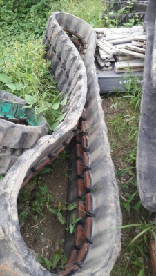 ขายแทรคยางขนาด 400*14.2*40สำหรับรถขุด 40-50  ขายเส้นล่ะ 20,000 บาท