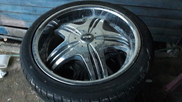 ขายล้อลาย5ก้าน 6 รู ขอบ20"พร้อมยาง