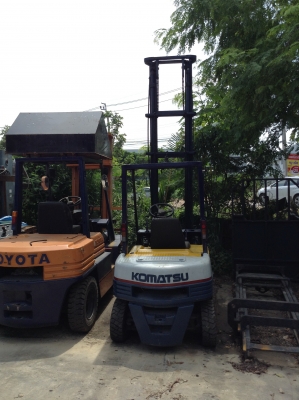 +++ ขายเสาโฟล์คลิฟท์  สูง  6  เมตร  ขนาด  3  ตัน  ราคา  55,000.-  บาทครับ