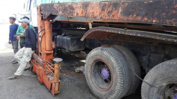 ขาย เครนสลิงเก่านอก 2.5-3 ตัน มีหลายสิบตัว เก่าญี่ปุ่น ใช้งานได้