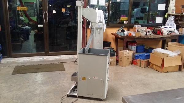 เครื่องแยกหิน KANRYU รุ่น SST200-2  เก่าญี่ปุ่น กำลังการผลิต 300 kg./ชม.