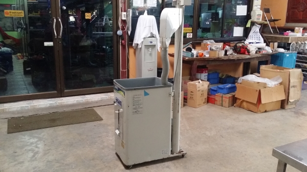 เครื่องแยกหิน KANRYU รุ่น SST200-2  เก่าญี่ปุ่น กำลังการผลิต 300 kg./ชม.