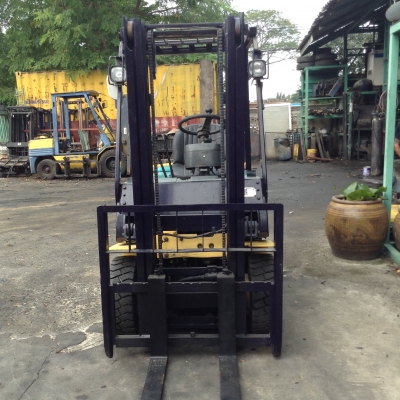 +++ ขายโฟล์คลิฟท์  KOMATSU FG15-16  ขนาด 1.5  ตัน  เครื่องยนต์เบนซิน แก๊ส  เสา  3  เมตร  เกียร์ออโตเมติค  ยางตัน