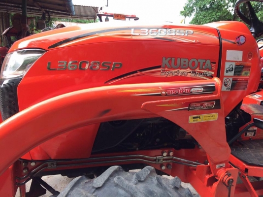 ขายรถไถคูโบต้า L3608SP 4WD2เพลา  สถาพนางฟ้าสวยมากๆ ใช้งานน้อย 600 ชั่วโมง อุปกรณ์ใบดันหน้าและผานพรวน ราคา 348,000 บาท สนใจโทร 081-9136451 หรือ ขอดูรูปเพิ่มเติมทาง line:bow6451 ค่ะ