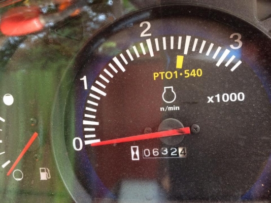 ขายรถไถคูโบต้า L3608SP 4WD2เพลา  สถาพนางฟ้าสวยมากๆ ใช้งานน้อย 600 ชั่วโมง อุปกรณ์ใบดันหน้าและผานพรวน ราคา 348,000 บาท สนใจโทร 081-9136451 หรือ ขอดูรูปเพิ่มเติมทาง line:bow6451 ค่ะ