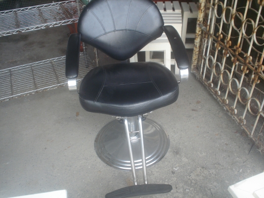 เก้าอี้ตัดผมสภาพสวย 800บาทจัดไป